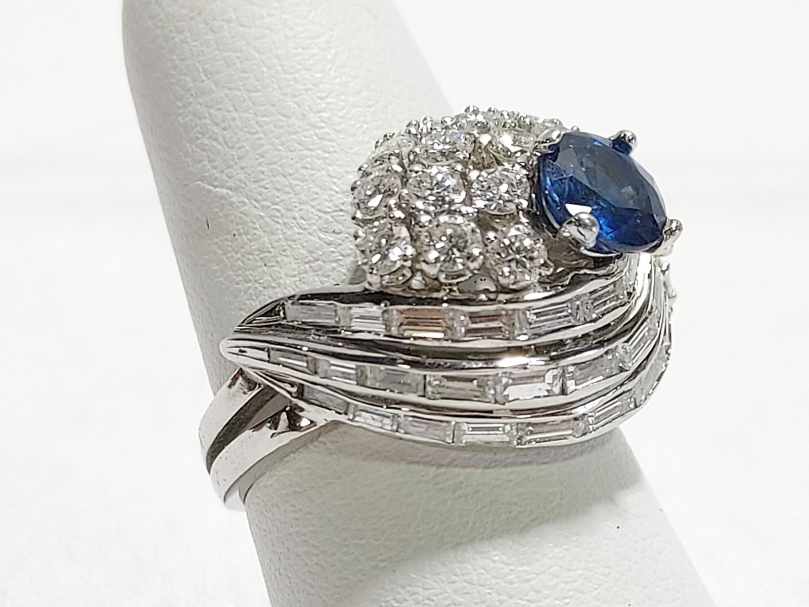 PLATINUM DIAMOND & SAPPHIRE CLUSTER