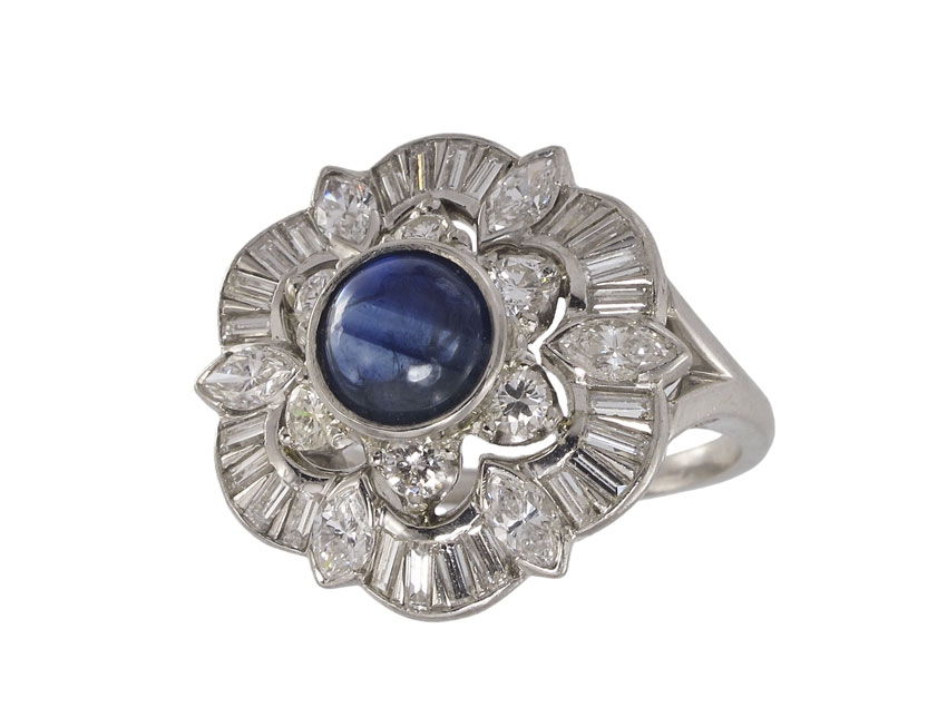 PLATINUM DIAMOND & SAPPHIRE RING: