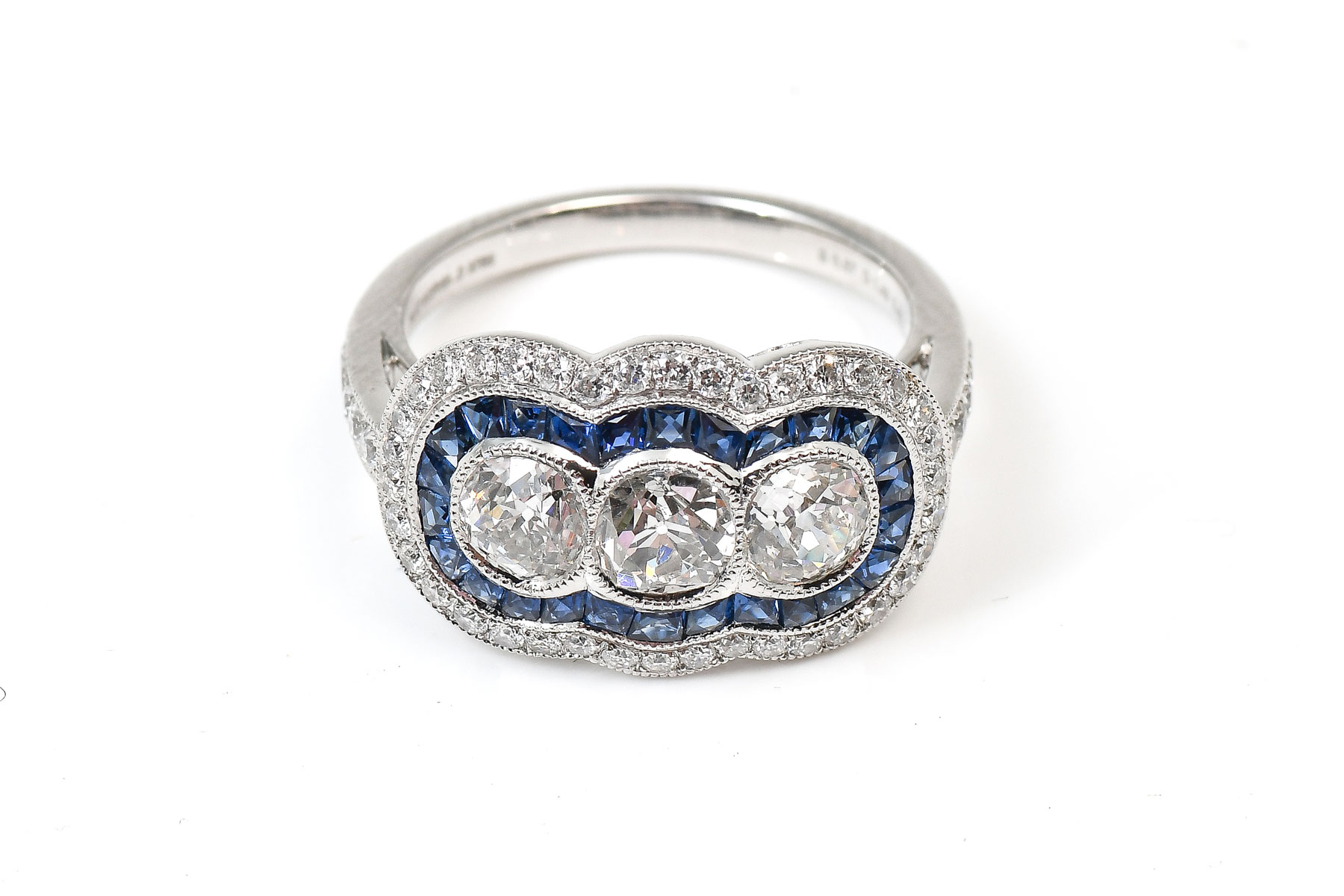 PLATINUM DIAMOND & SAPPHIRE RING: 3