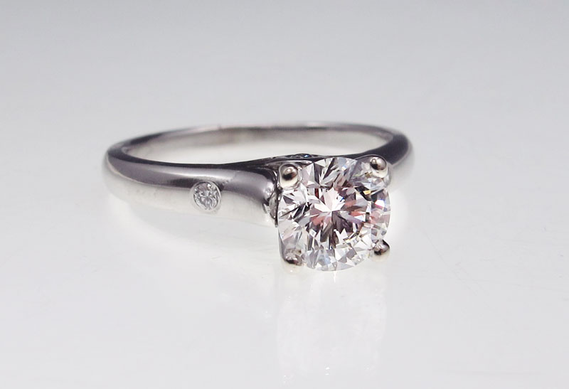 PLATINUM DIAMOND SOLITAIRE: