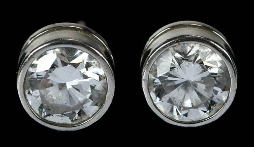 PLATINUM DIAMOND STUD