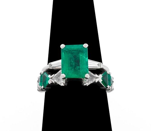 PLATINUM EMERALD DIAMOND ENGAGEMENT