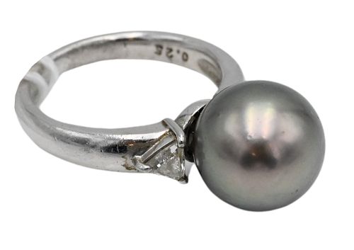 PLATINUM LADIES RINGPlatinum Ladies