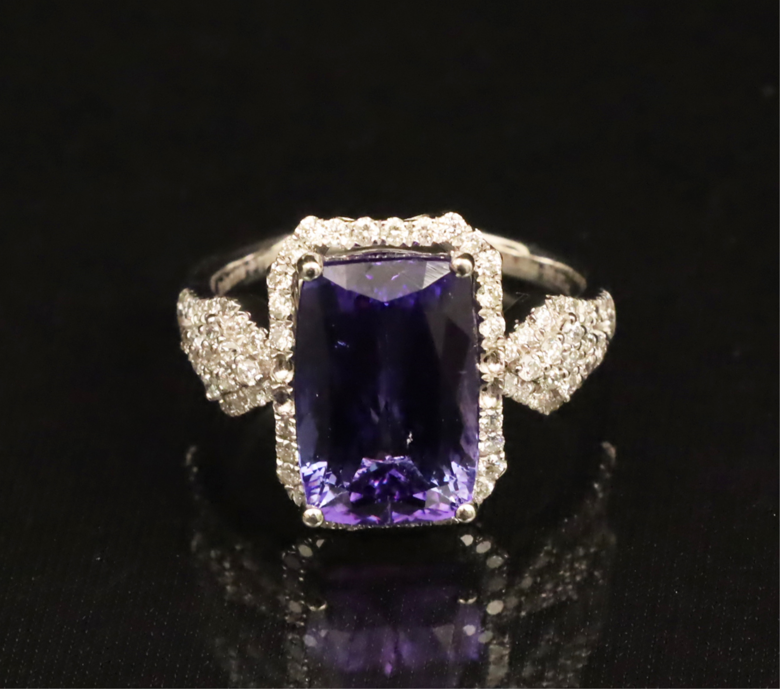 PLATINUM LADY'S TANZANITE & DIAMOND