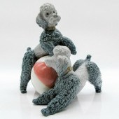 PLAYING POODLES (RED) 1001258
