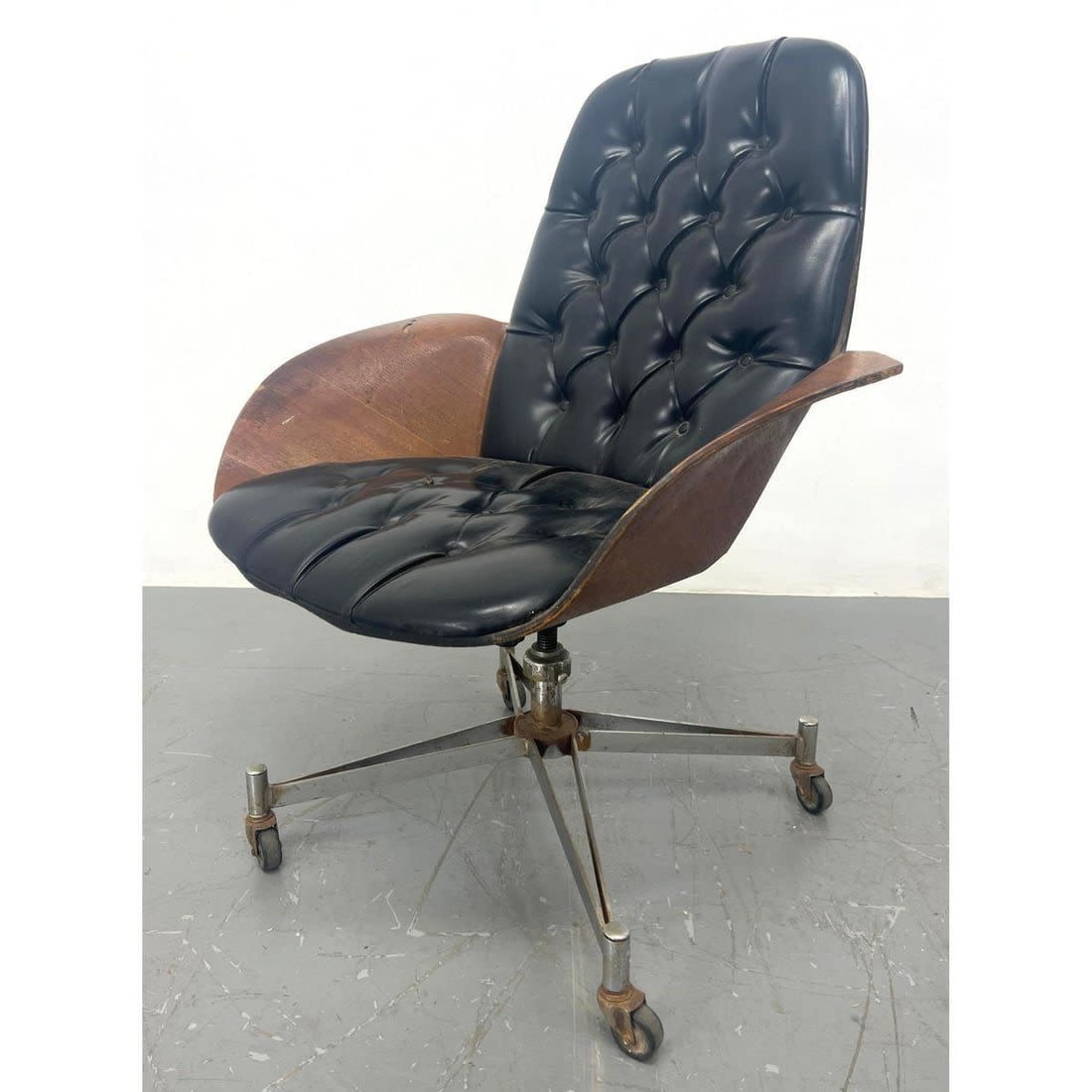 PLYCRAFT American Modern Walnut