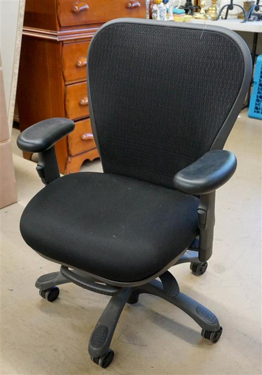 PNEUMATIC OFFICE