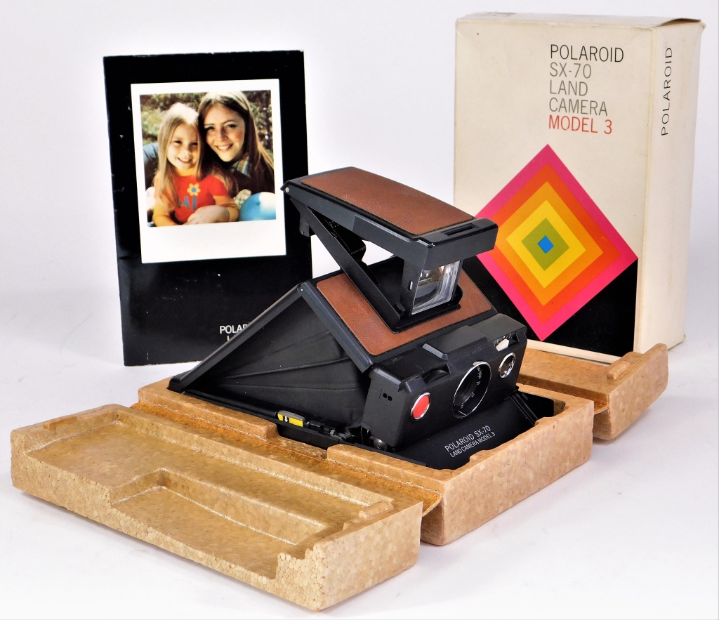 POLAROID SX-70 MODEL 3 IN