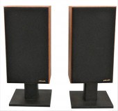 POLK AUDIO SPEAKERS ON STANDSP