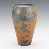 PORCELAIN DECORATIVE VASE WITH
