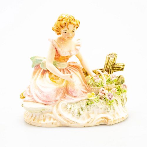 PORCELAIN FIGURINE, GIRL WITH
