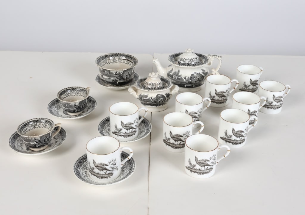 PORCELAIN GROUPING INCL. ROYAL