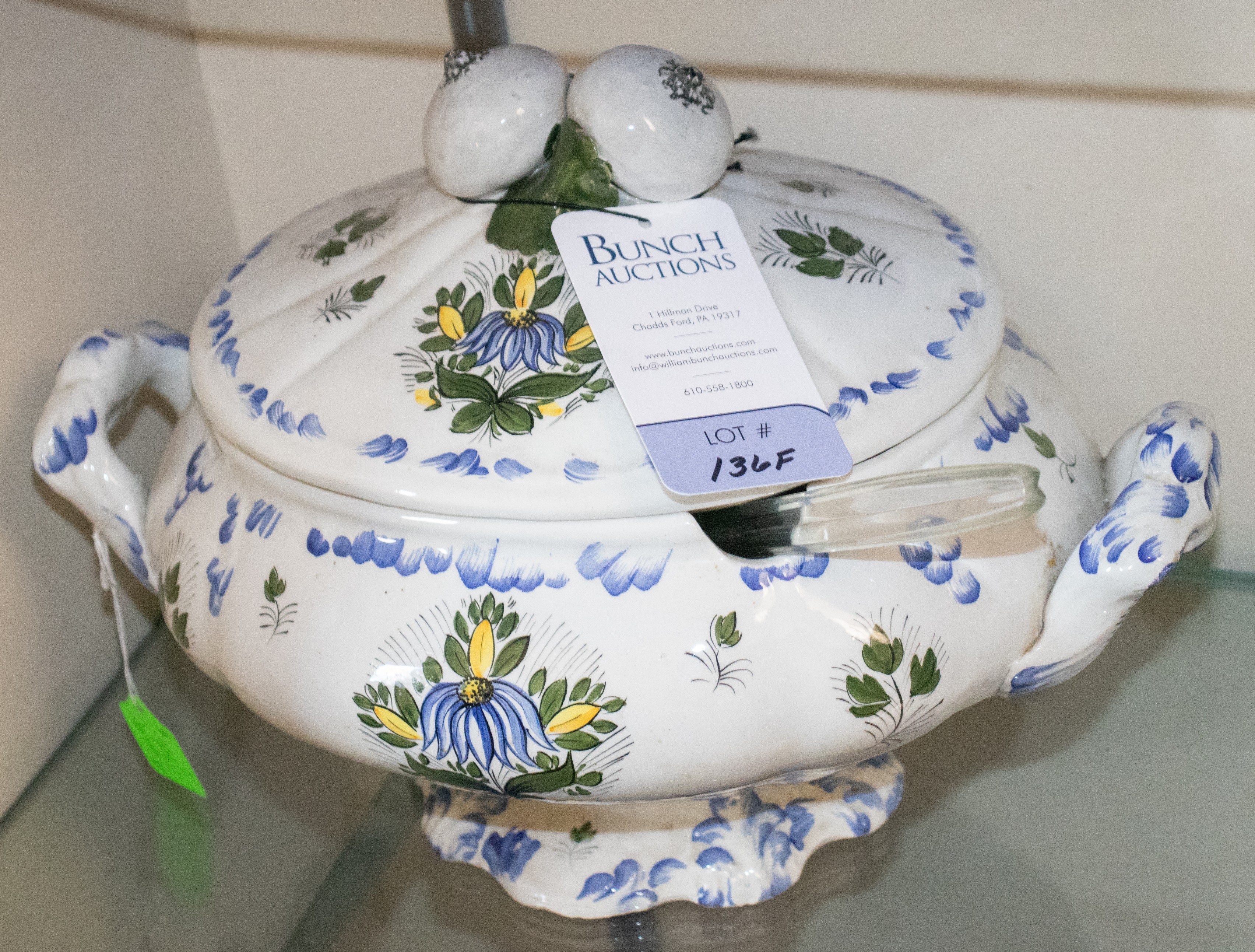 Porcelain tureen, floral