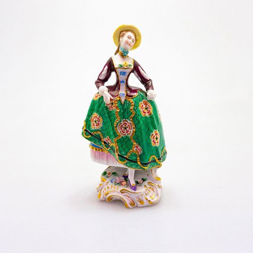 PORCELAIN VICTORIAN FIGURINEA