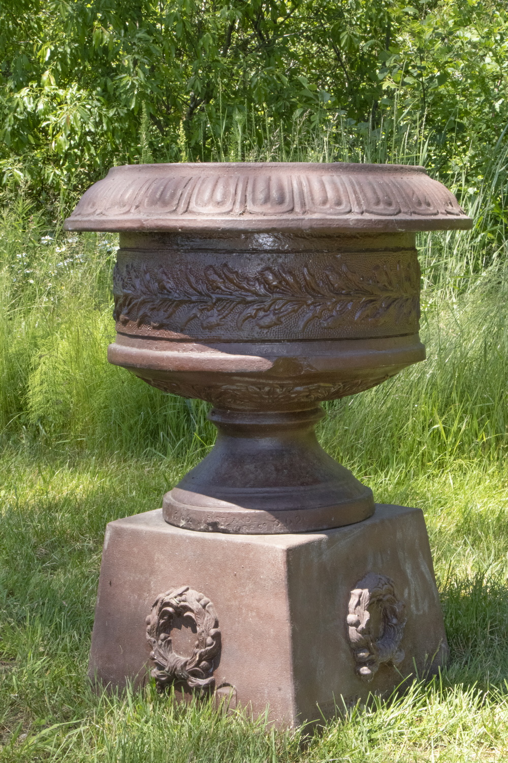 PORTLAND STONE WARE GARDEN URN ON