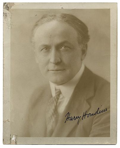 PORTRAIT PHOTOGRAPH OF