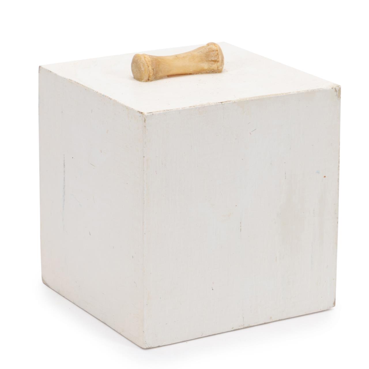 POST-MODERN SCULPTURE, WHITE