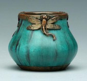 Pottery vase with dragonfly mo