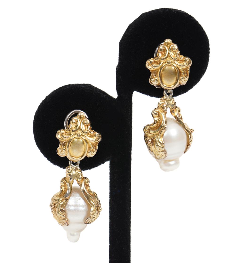 PR. 18K YG BAROQUE PEARL PIERCED