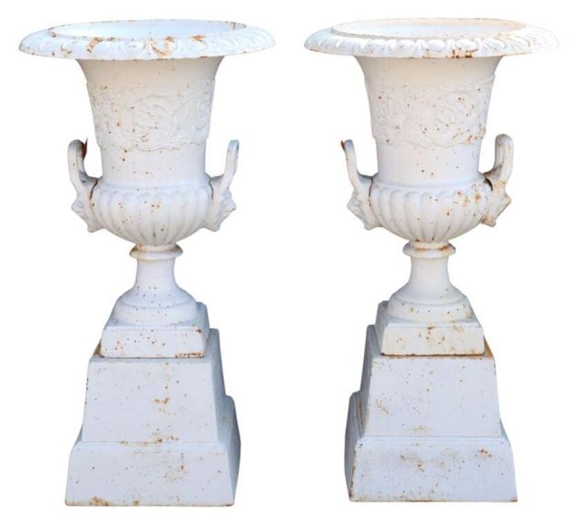 (PR) CAST IRON CAMPANA FORM URNS ON