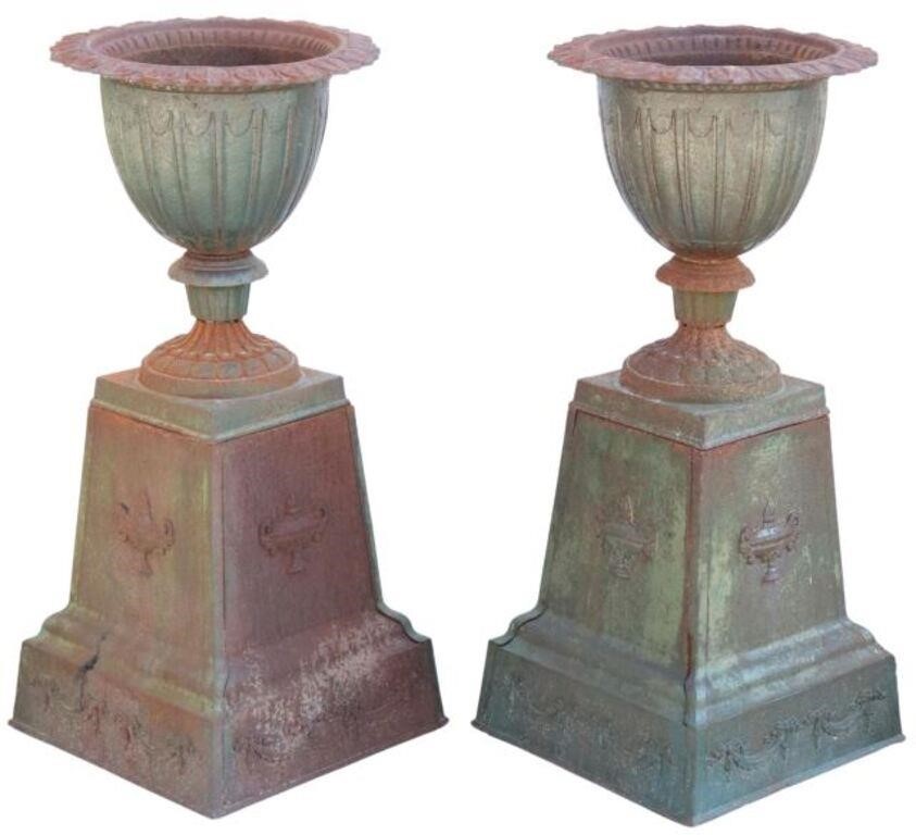 (PR) CAST IRON GARDEN URN