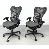 Pr HERMAN MILLER Mirra Desk Of