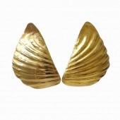 PR HUGE RUNWAY GOLD TONE ANGEL