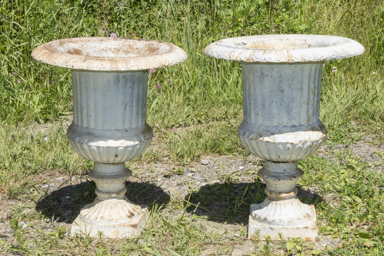 PR IRON CAMPAGNA FORM GARDEN URNS