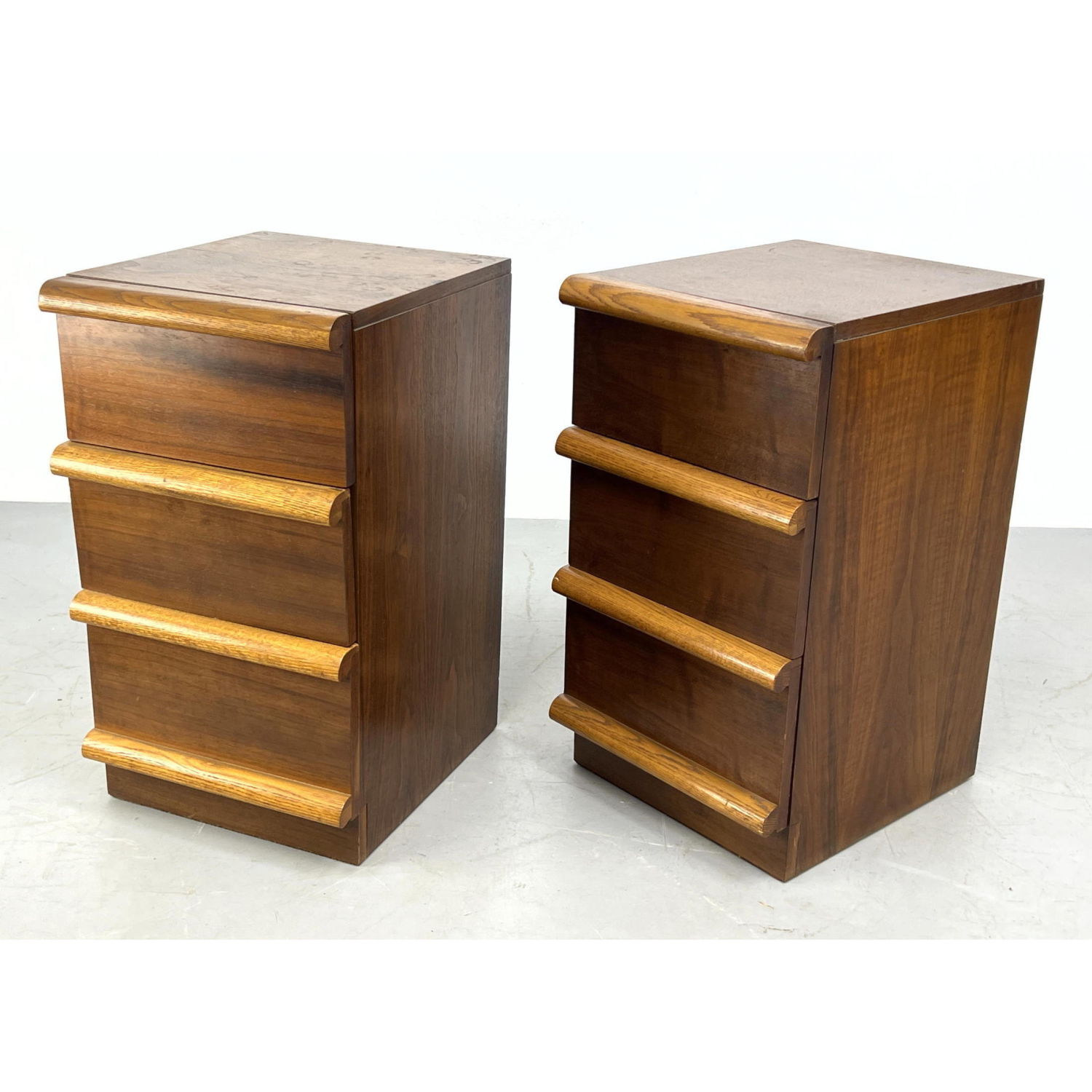 Pr LANE American Modern Walnut