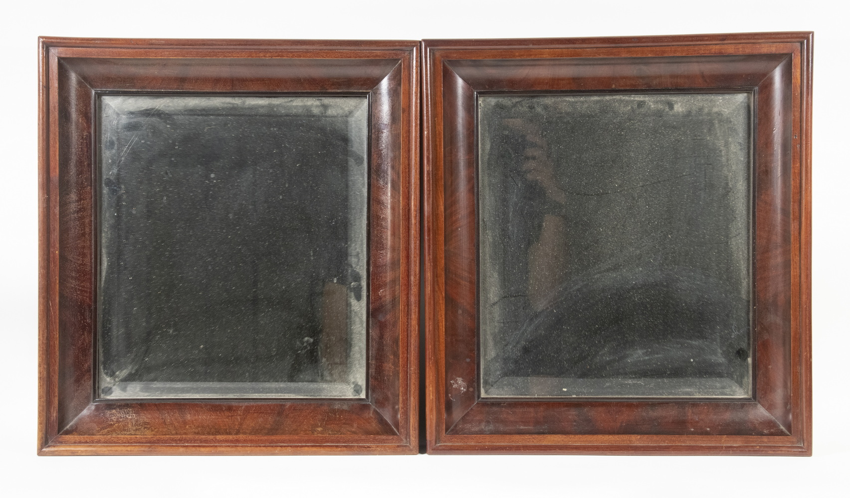 PR MAHOGANY OGEE MIRRORS Pair