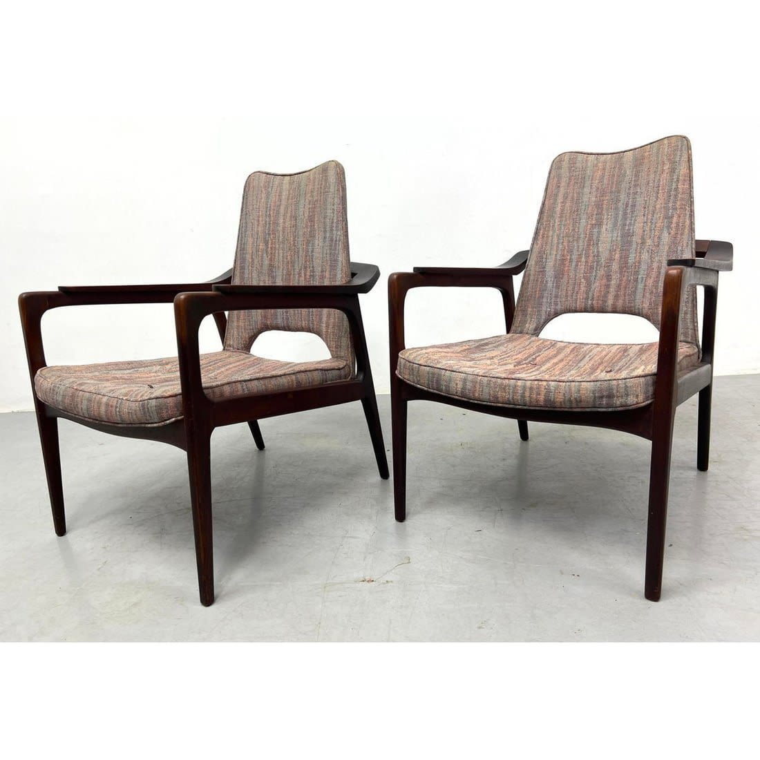 Pr Midcentury Modern Lounge chairs.