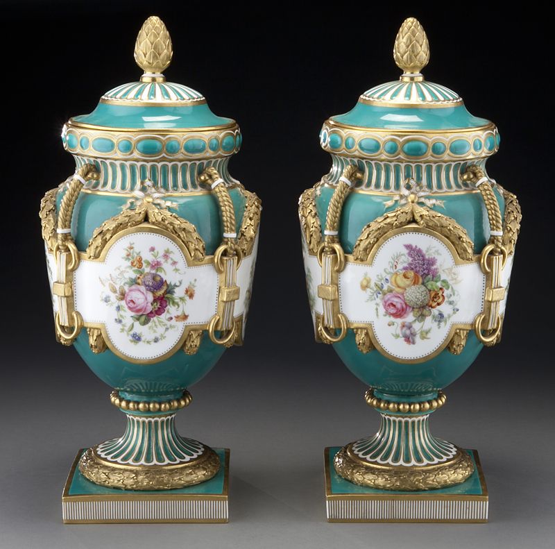 Pr. Minton porcelain lidded