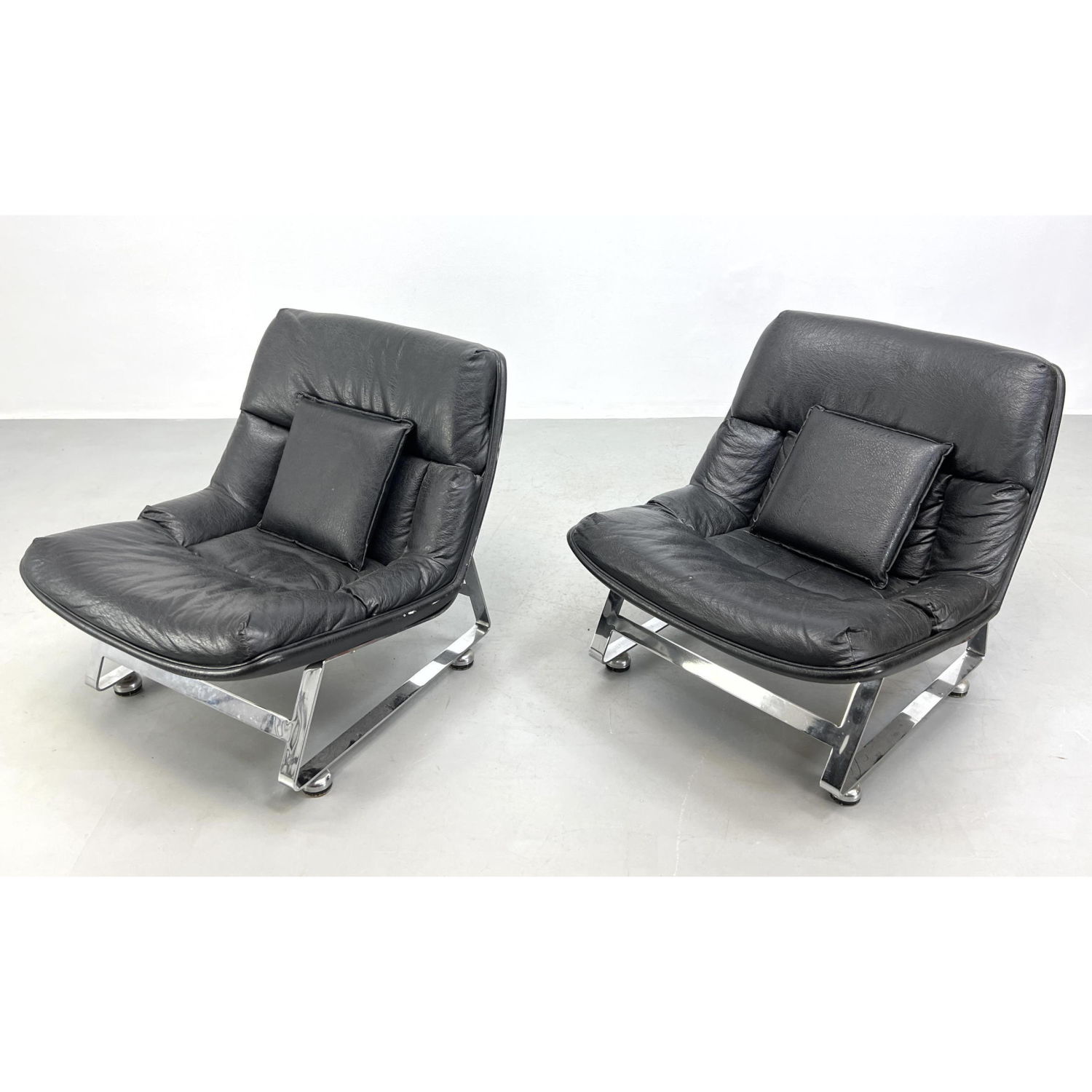 Pr Modernist Wide Flat Chrome