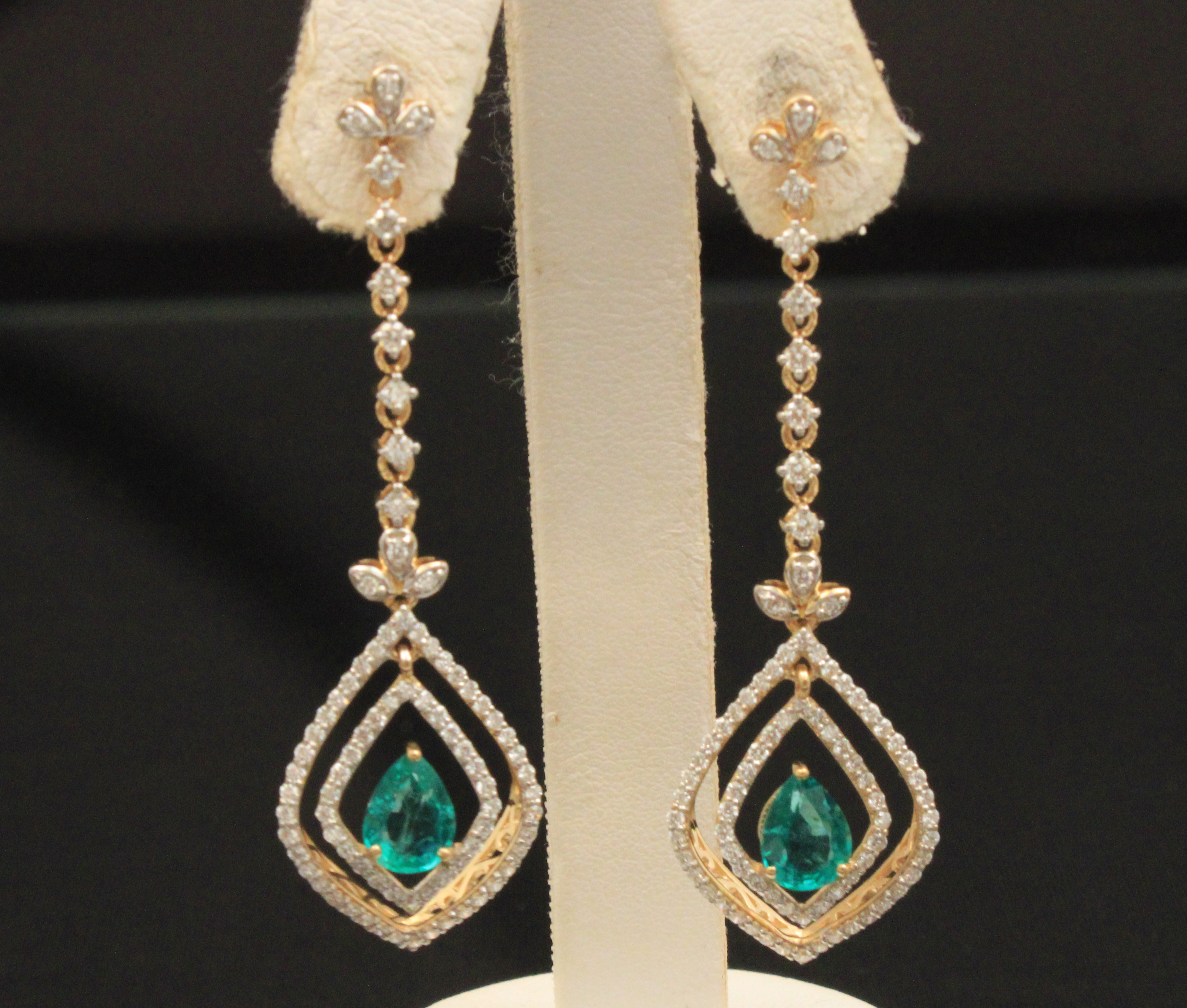 PR. OF 18K YELLOW GOLD EMERALD