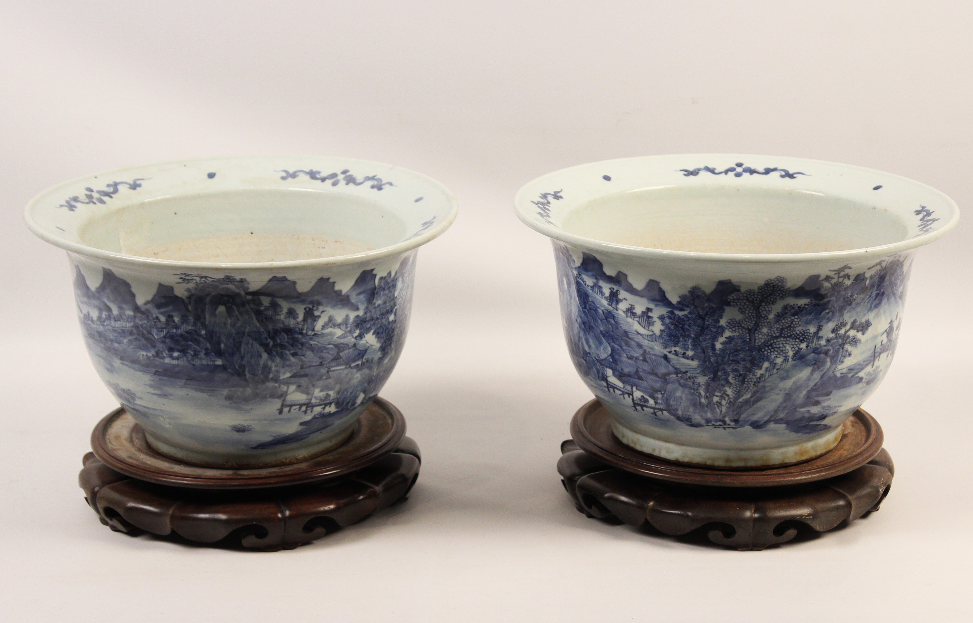 PR OF BLUE AND WHITE ORIENTAL PORC.