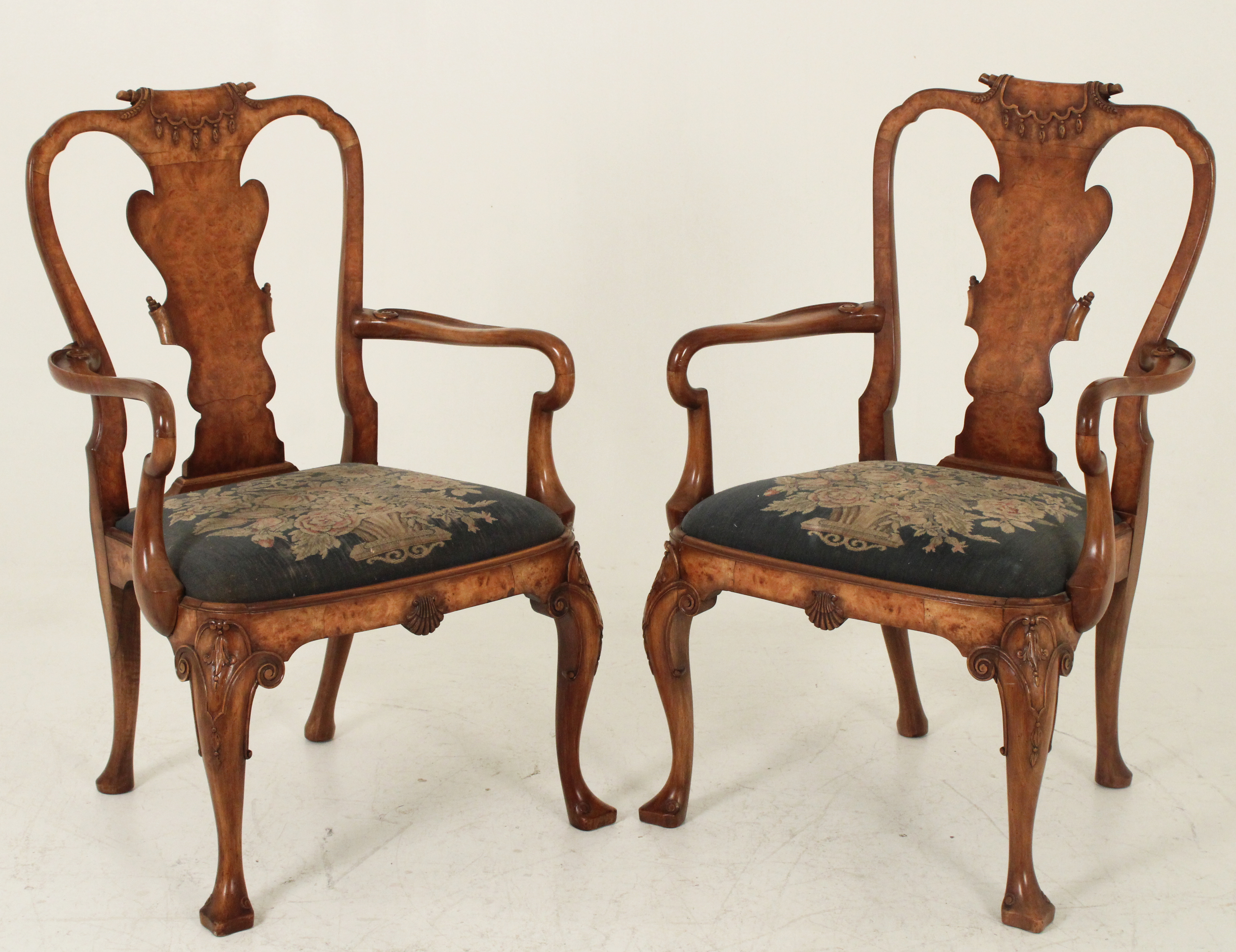 PR OF ENGLISH QUEEN ANNE STYLE
