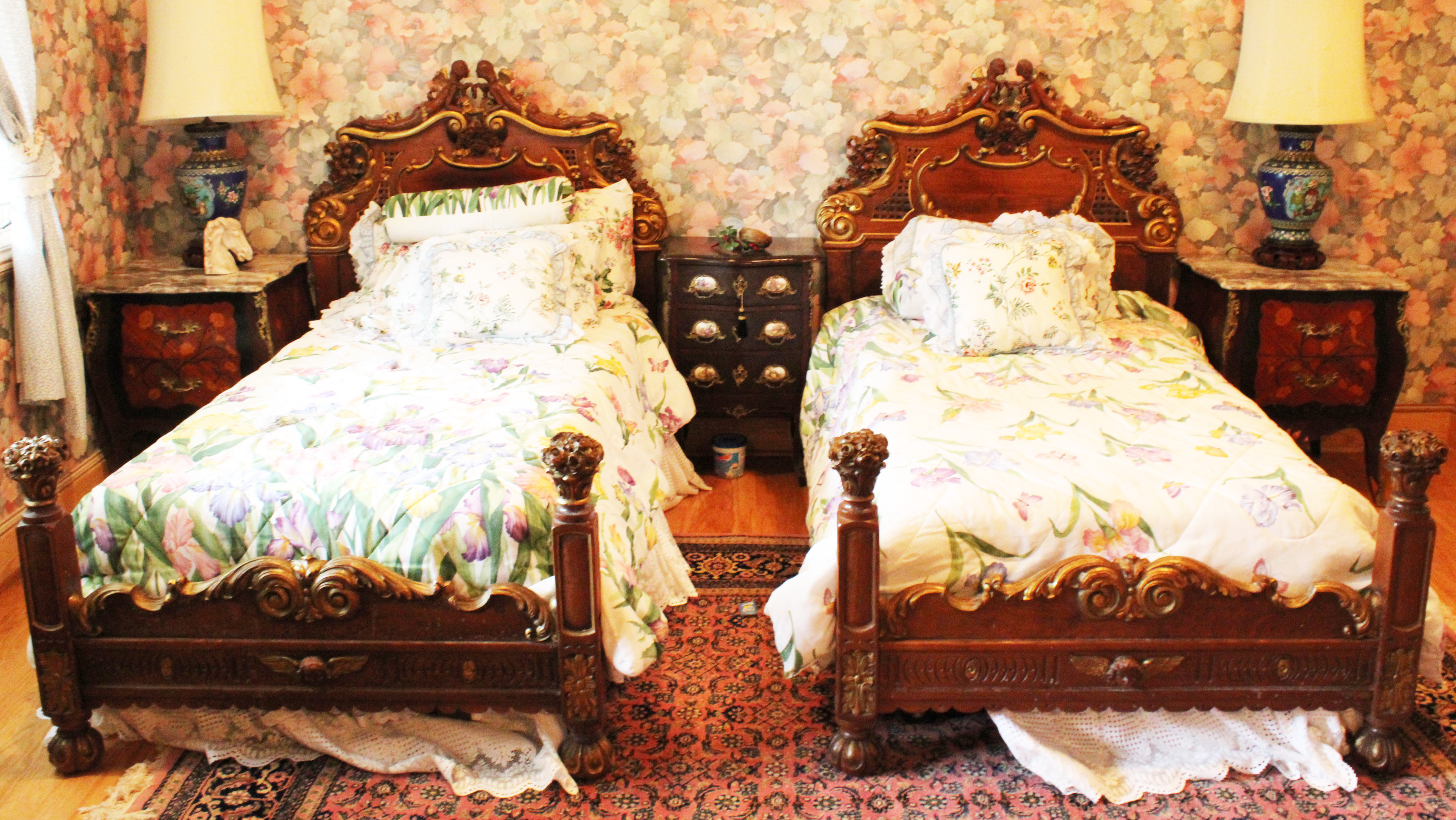 PR OF ITALIAN BAROQUE CARVED WALNUT