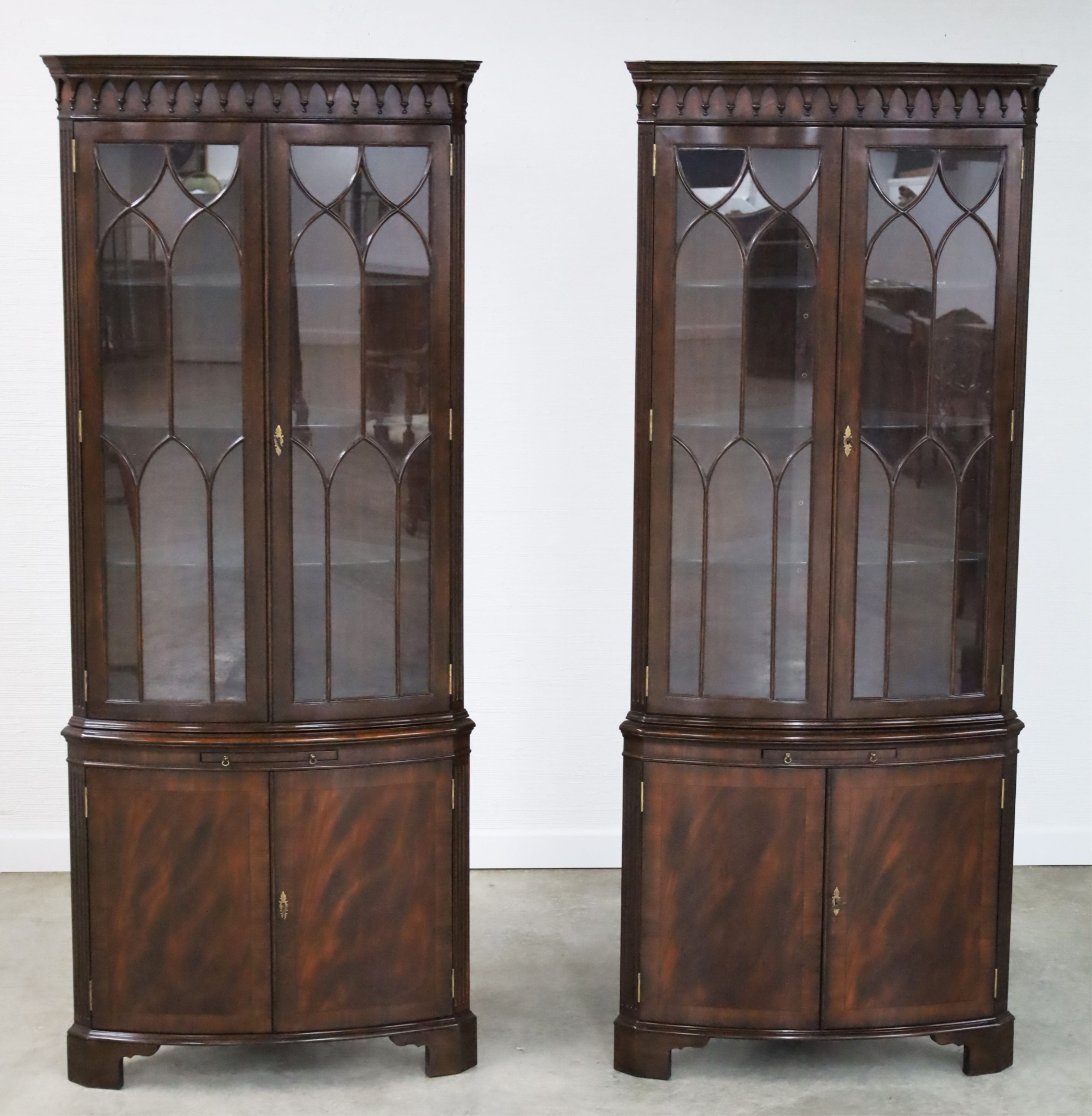 PR. OF MAHOGANY BOW FRONT CORNER