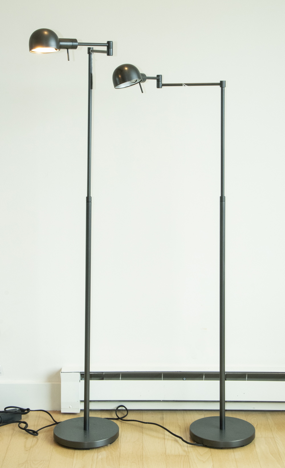 PR OF METAL FLOOR LAMPS Set of