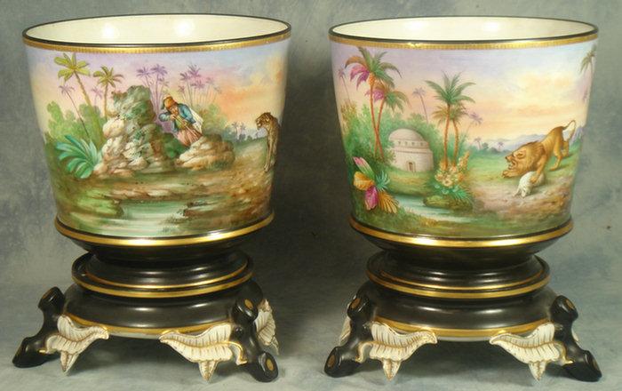 Pr Paris porcelain cachepot on