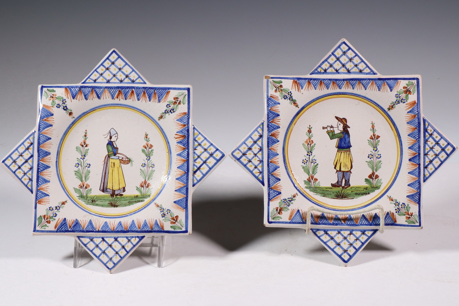 PR QUIMPER PLATES Pair of Quimper