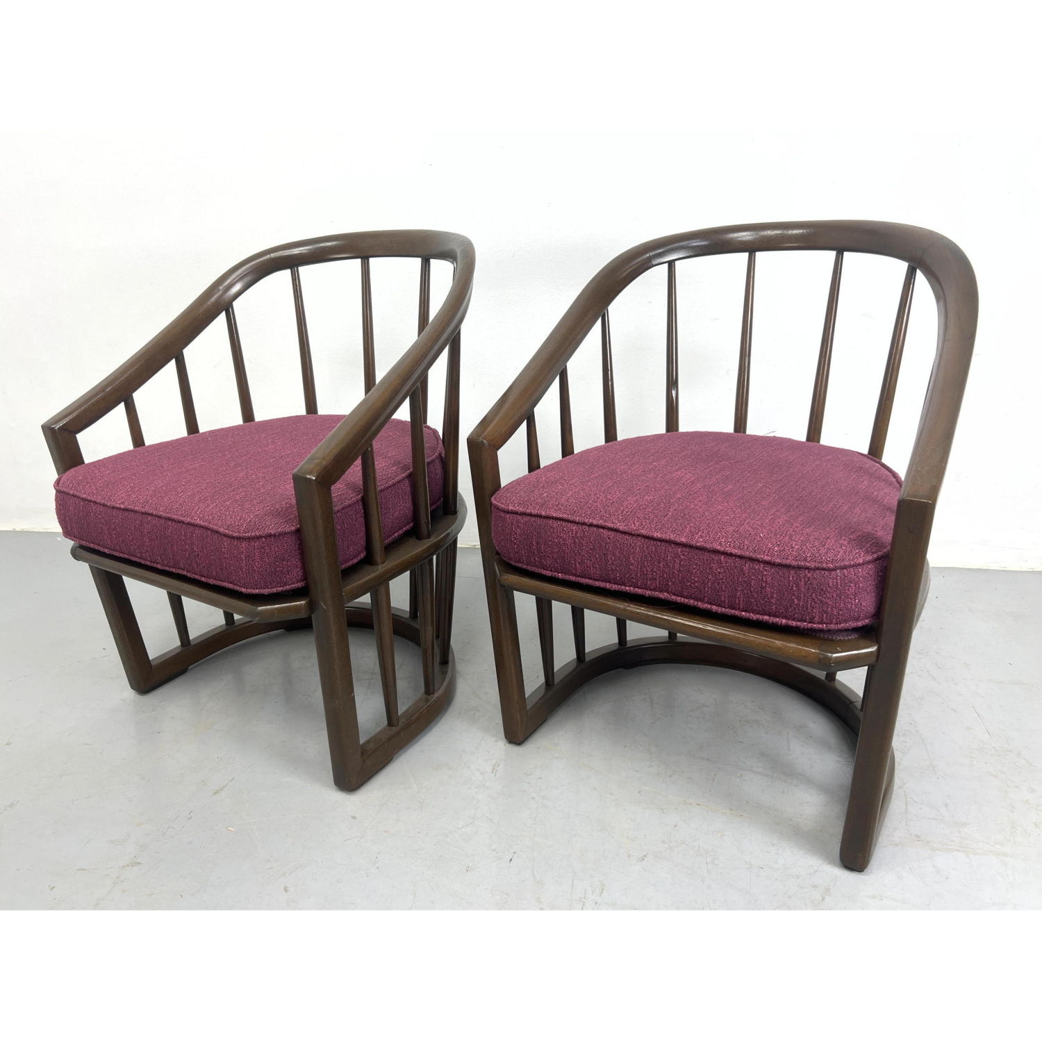 Pr Spindle Barrel Back Lounge
