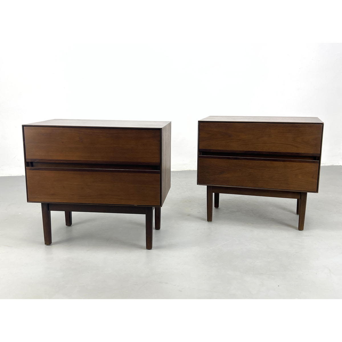 Pr STANLEY American Modern Walnut