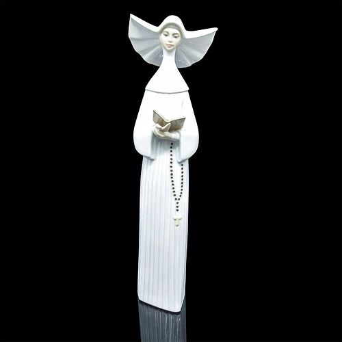 PRAYERFUL MOMENT (WHITE)