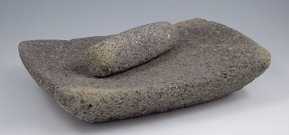 PRE-COLUMBIAN CORN METATES y MANO /