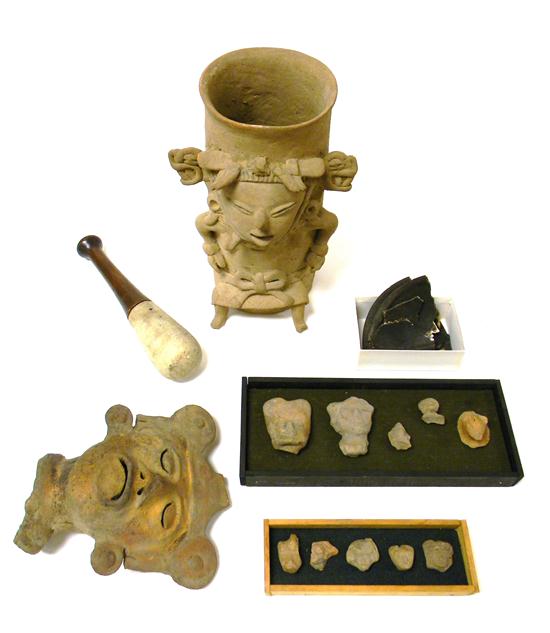 Pre-Columbian vase with sculpture