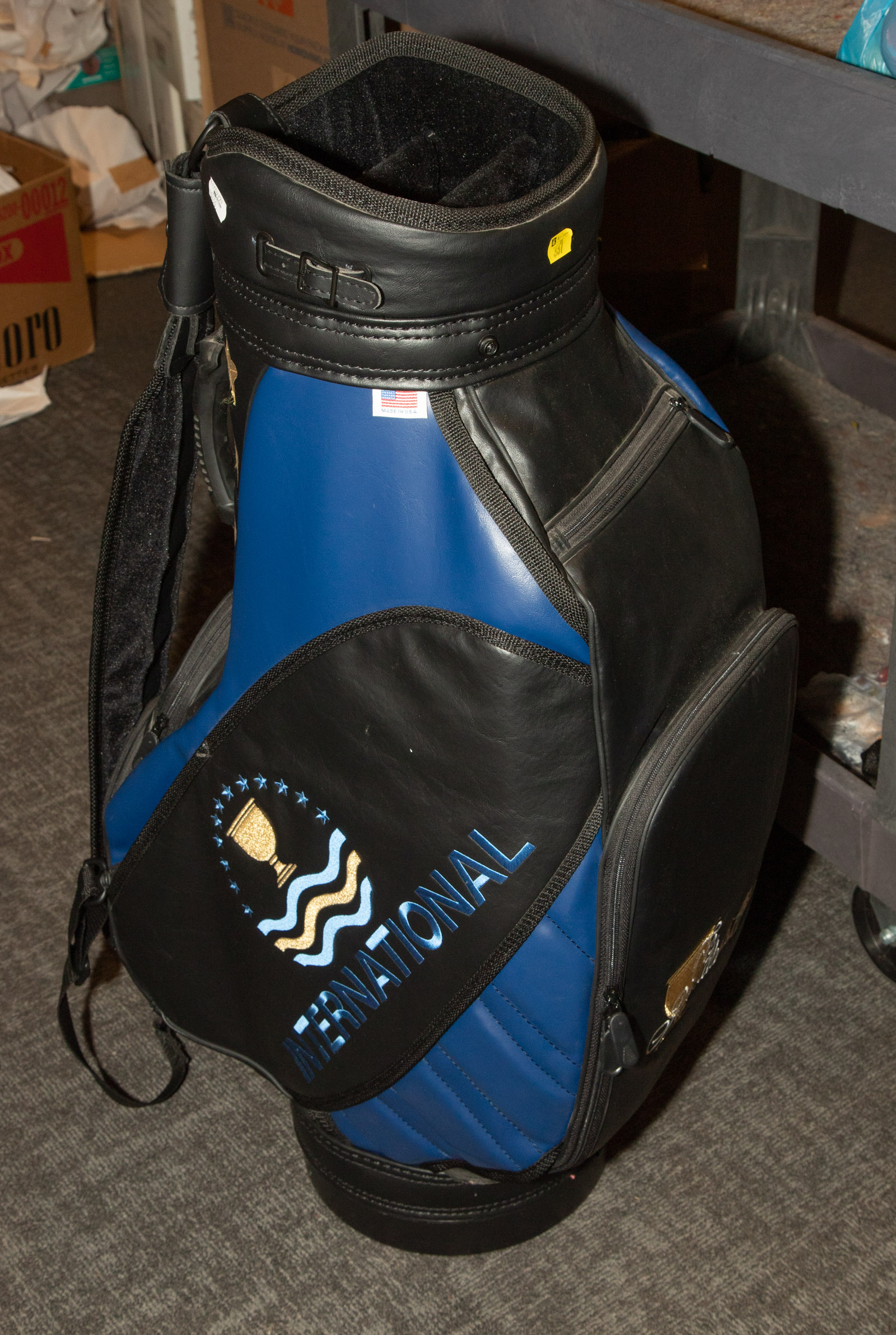 PRESIDENT'S CUP GOLF CLUB BAG .