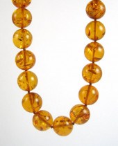 PRESSED BALTIC AMBER BEAD NECK