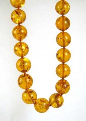 PRESSED BALTIC AMBER BEAD NECK