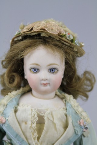 PRETTY FRENCH FASHION DOLL Unmarked